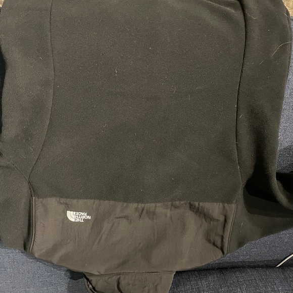 North Face Classic Black Jacket women’s - Picture 3 of 3